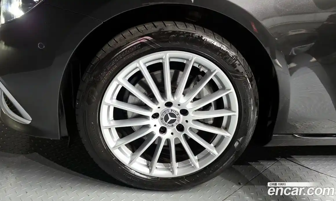 Mercedes-Benz E-Class 2023 2.0 автомат (гидро), фото 7