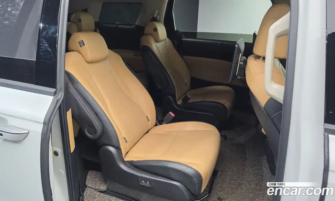 Kia Carnival 2021 2.2 автомат (гидро), фото 17