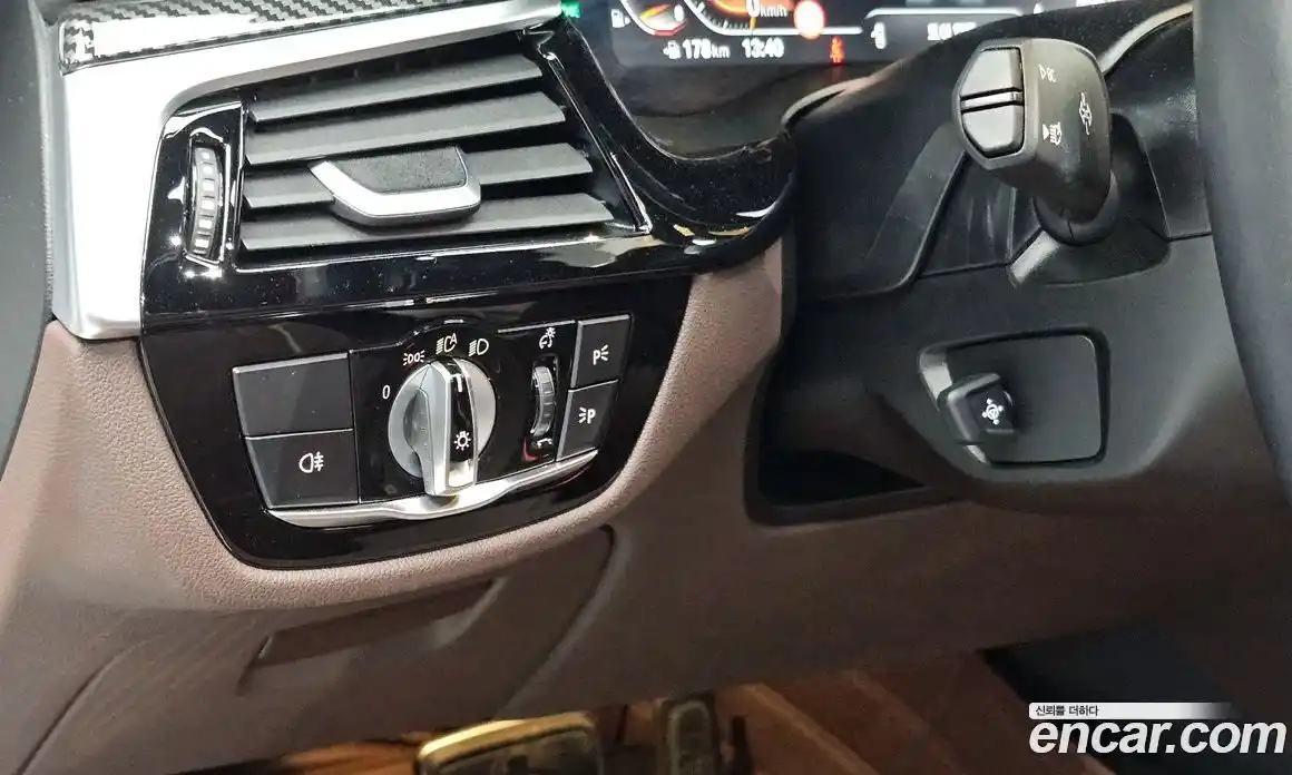 BMW 6-Series 2023 3.0 гидро, фото 15