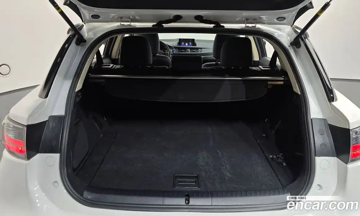 Lexus CT200h 2014 1.8 гидро, фото 18