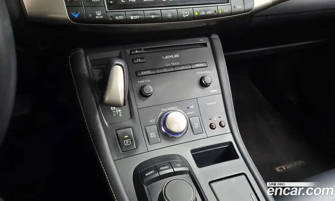 Lexus CT200h 2014 1.8 гидро, фото 19