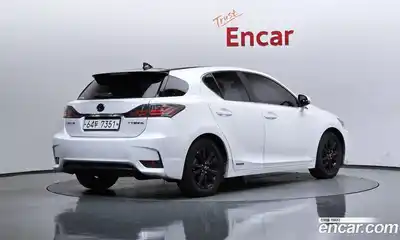 Lexus CT200h 2014 1.8 гидро, миниатюра 2
