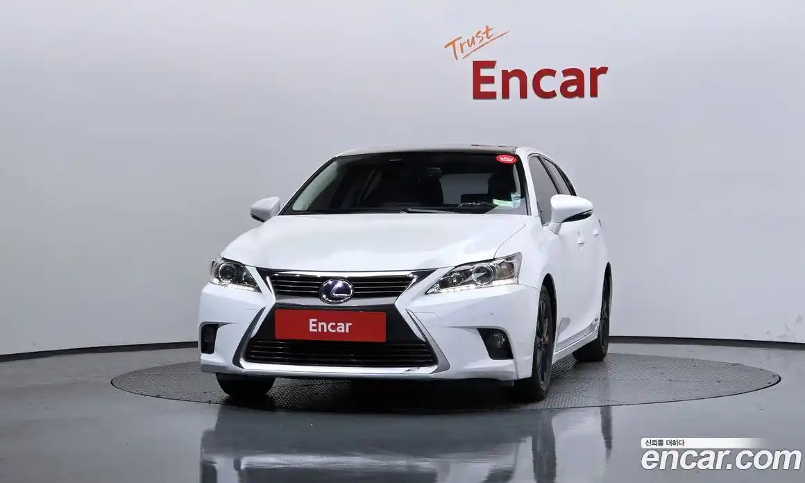 Lexus CT200h 2014 1.8 гидро, фото 3