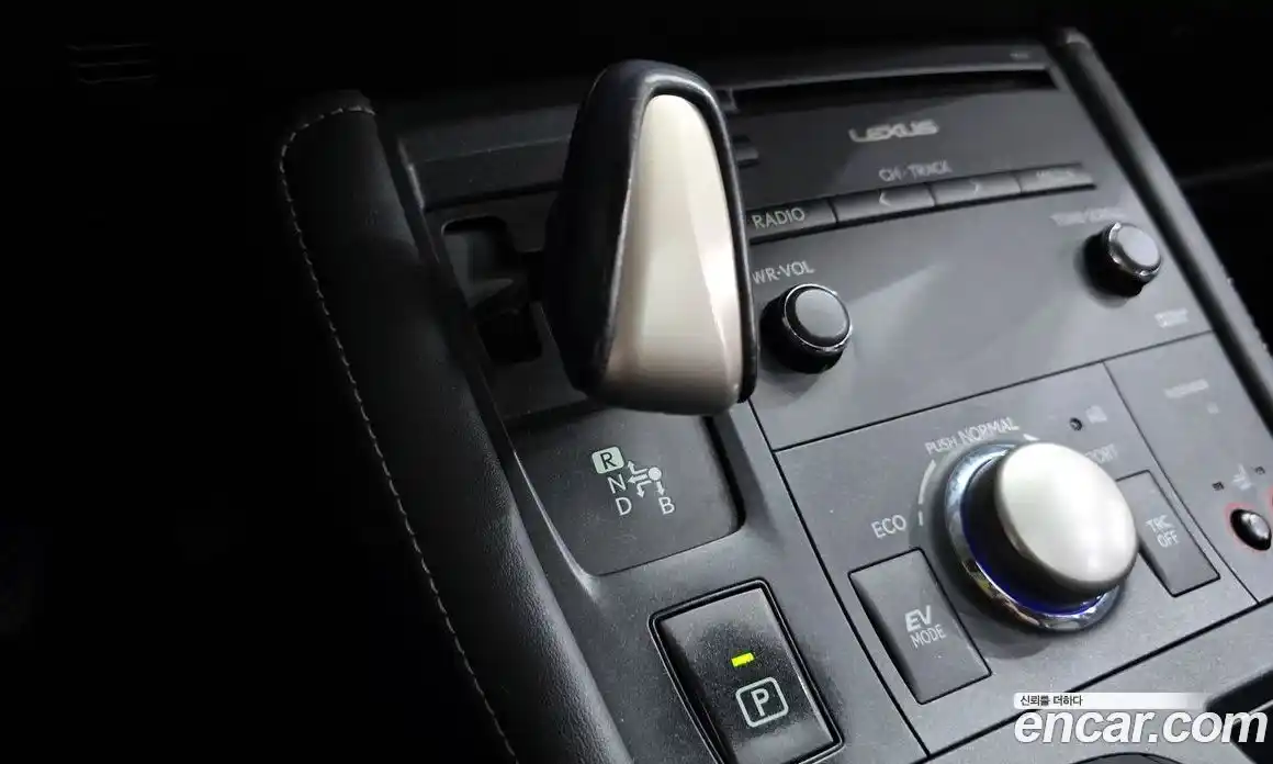 Lexus CT200h 2014 1.8 гидро, фото 9