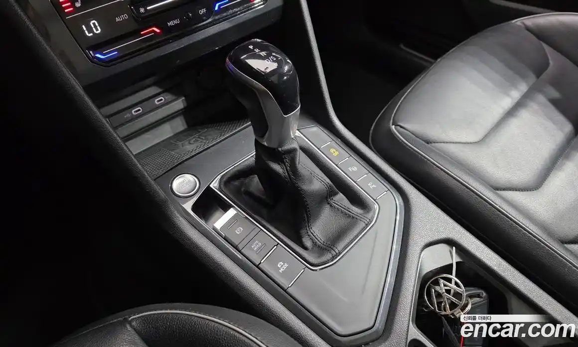 Volkswagen Tiguan 2022 2.0 автомат (гидро), фото 12