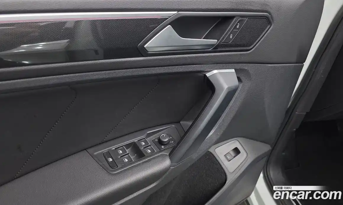 Volkswagen Tiguan 2022 2.0 автомат (гидро), фото 14