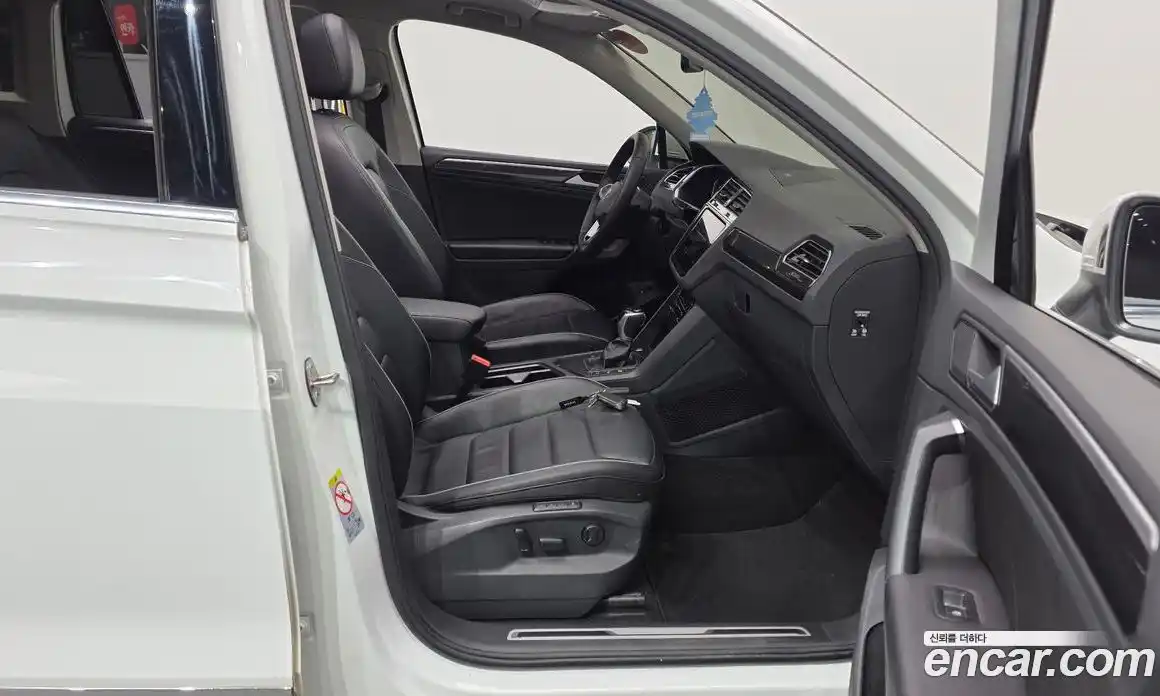 Volkswagen Tiguan 2022 2.0 автомат (гидро), фото 16