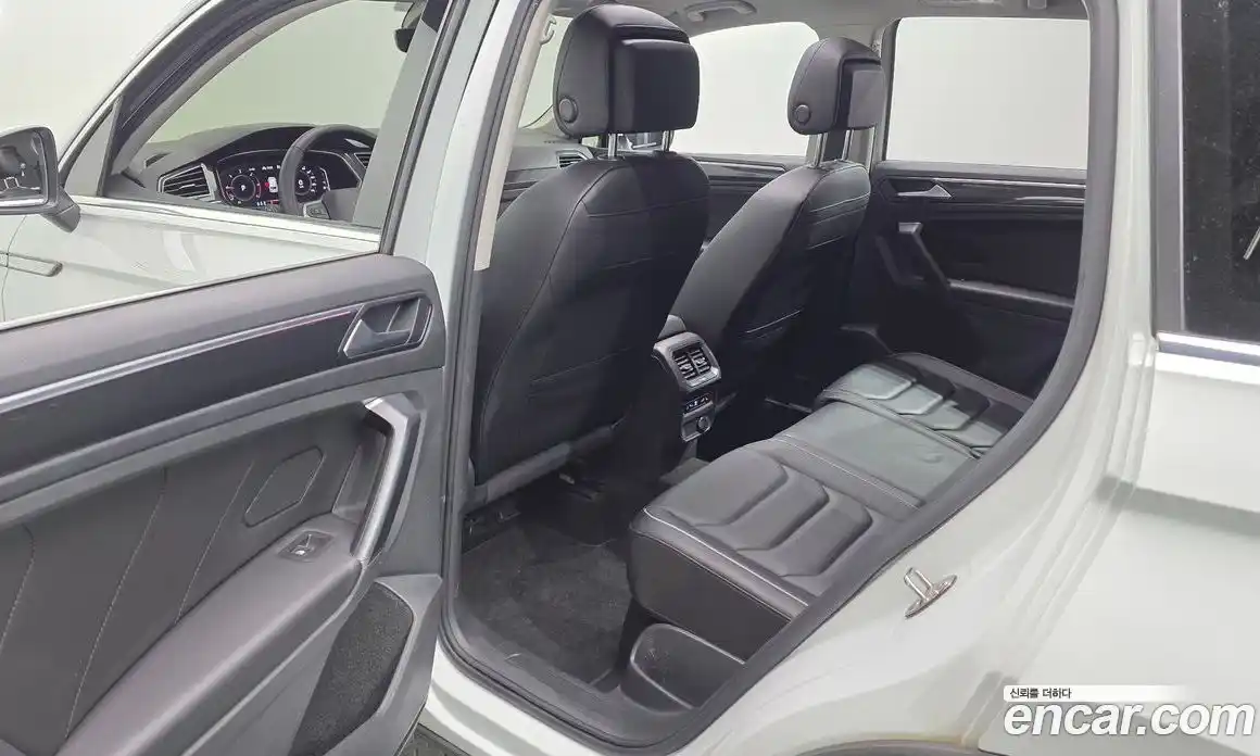 Volkswagen Tiguan 2022 2.0 автомат (гидро), фото 18