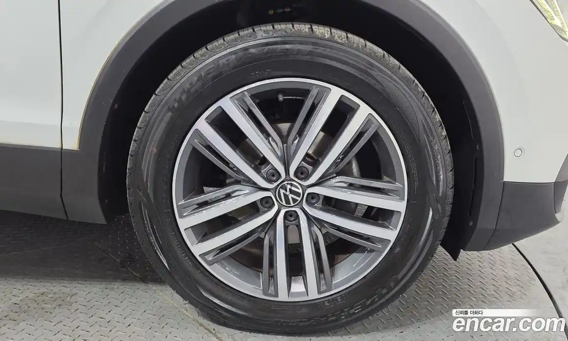 Volkswagen Tiguan 2022 2.0 автомат (гидро), фото 7