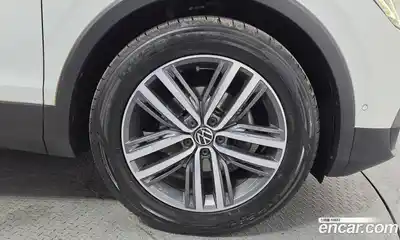 Volkswagen Tiguan 2022 2.0 автомат (гидро), миниатюра 7
