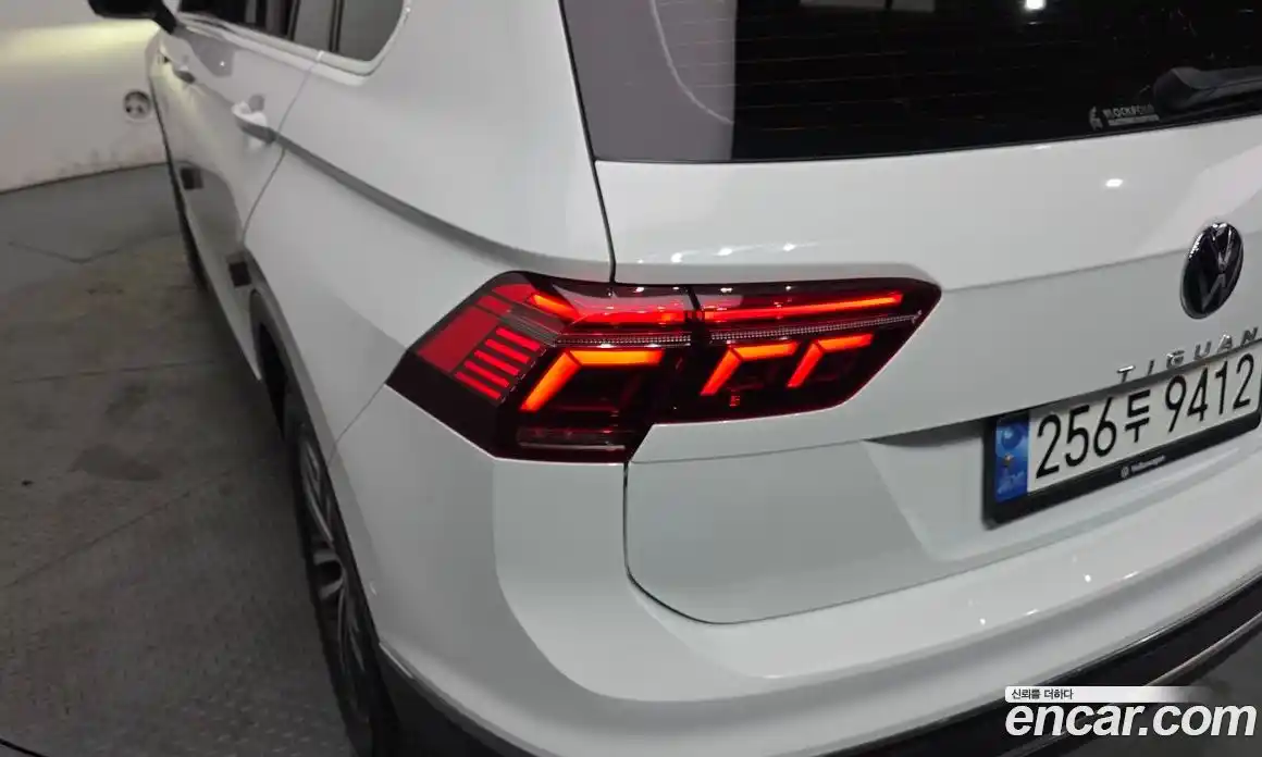 Volkswagen Tiguan 2022 2.0 автомат (гидро), фото 9