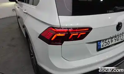 Volkswagen Tiguan 2022 2.0 автомат (гидро), миниатюра 9