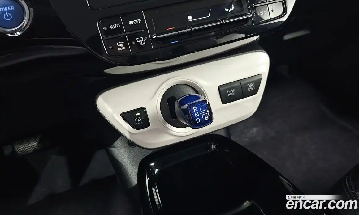 Toyota Prius 2017 1.8 гидро, фото 12