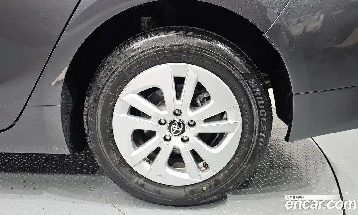 Toyota Prius 2017 1.8 гидро, фото 7