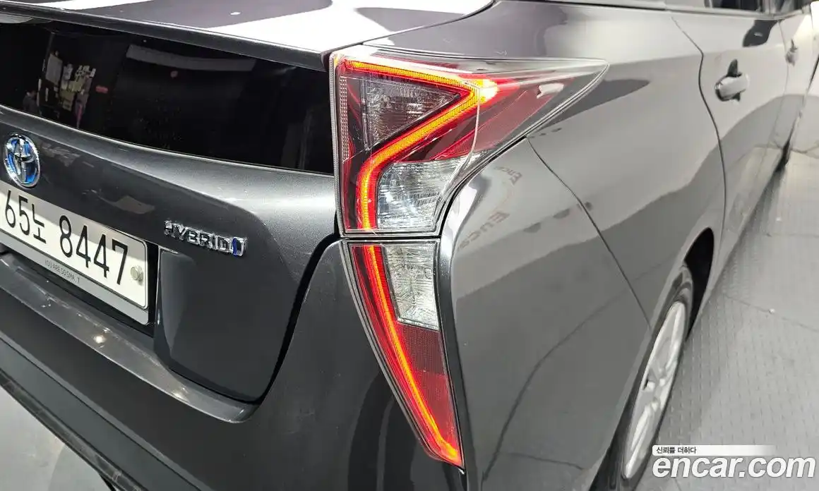 Toyota Prius 2017 1.8 гидро, фото 9