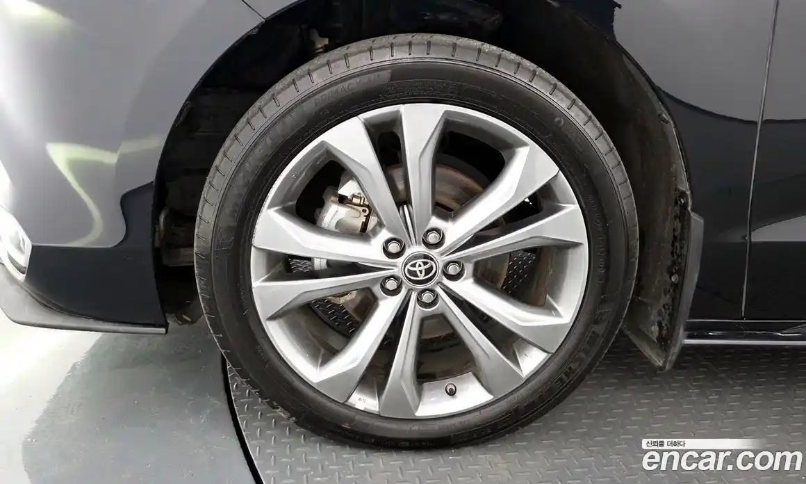 Toyota Sienna 2025 2.5 гидро, фото 5
