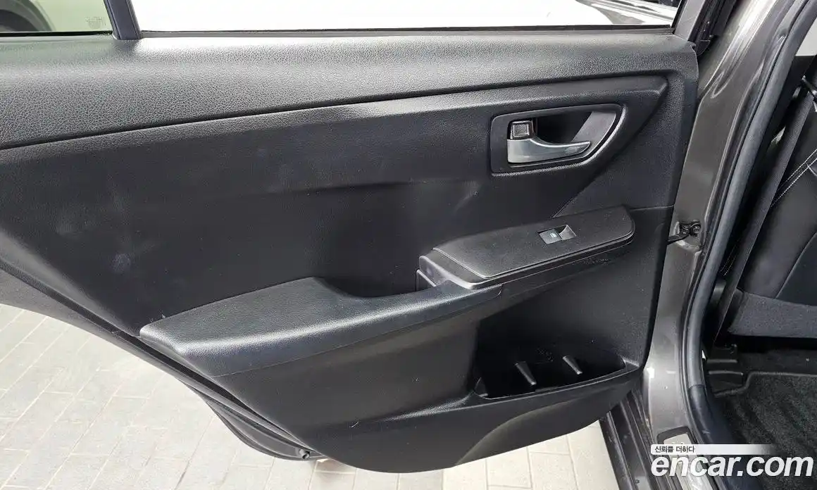 Toyota Camry 2017 2.5 гидро, фото 15