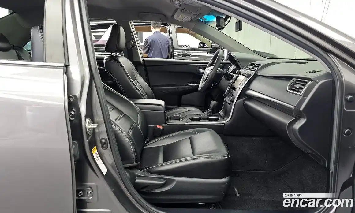 Toyota Camry 2017 2.5 гидро, фото 17