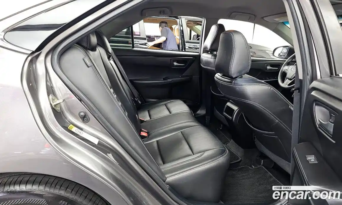 Toyota Camry 2017 2.5 гидро, фото 18