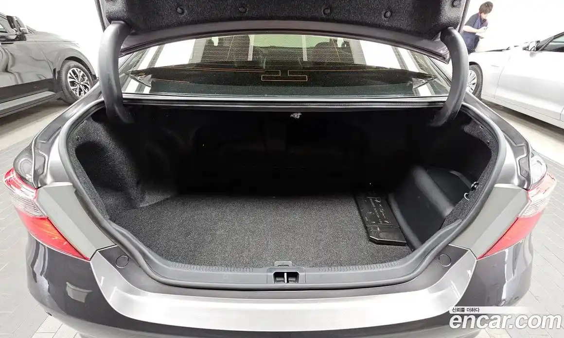 Toyota Camry 2017 2.5 гидро, фото 26