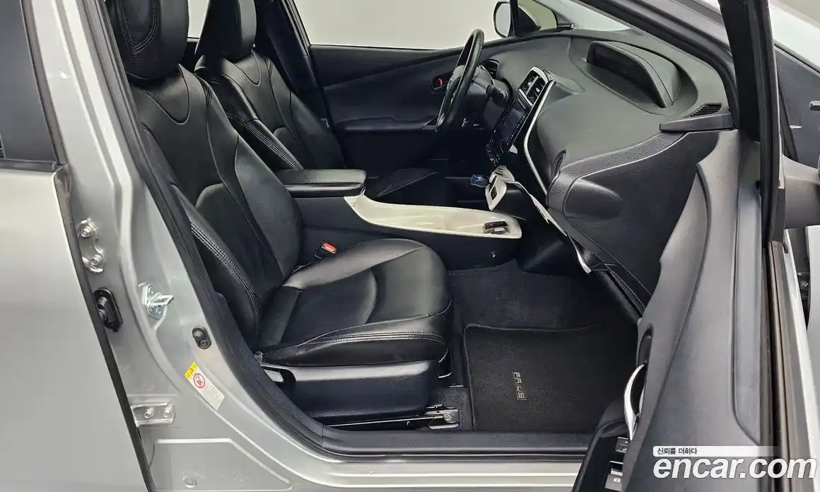 Toyota Prius 2016 1.8 гидро, фото 11