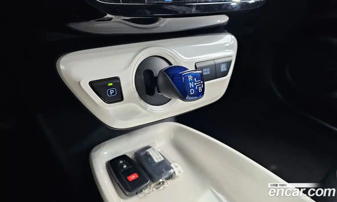 Toyota Prius 2016 1.8 гидро, фото 9