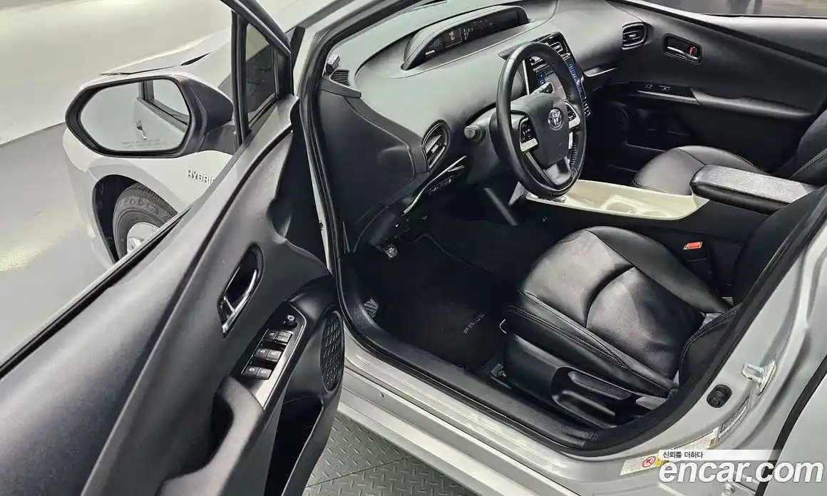 Toyota Prius 2016 1.8 гидро, фото 10