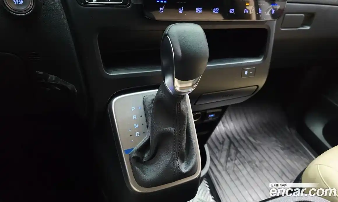 Hyundai Staria 2024 2.2 гидро, фото 12