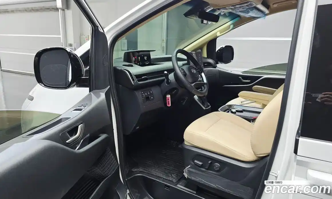 Hyundai Staria 2024 2.2 гидро, фото 13