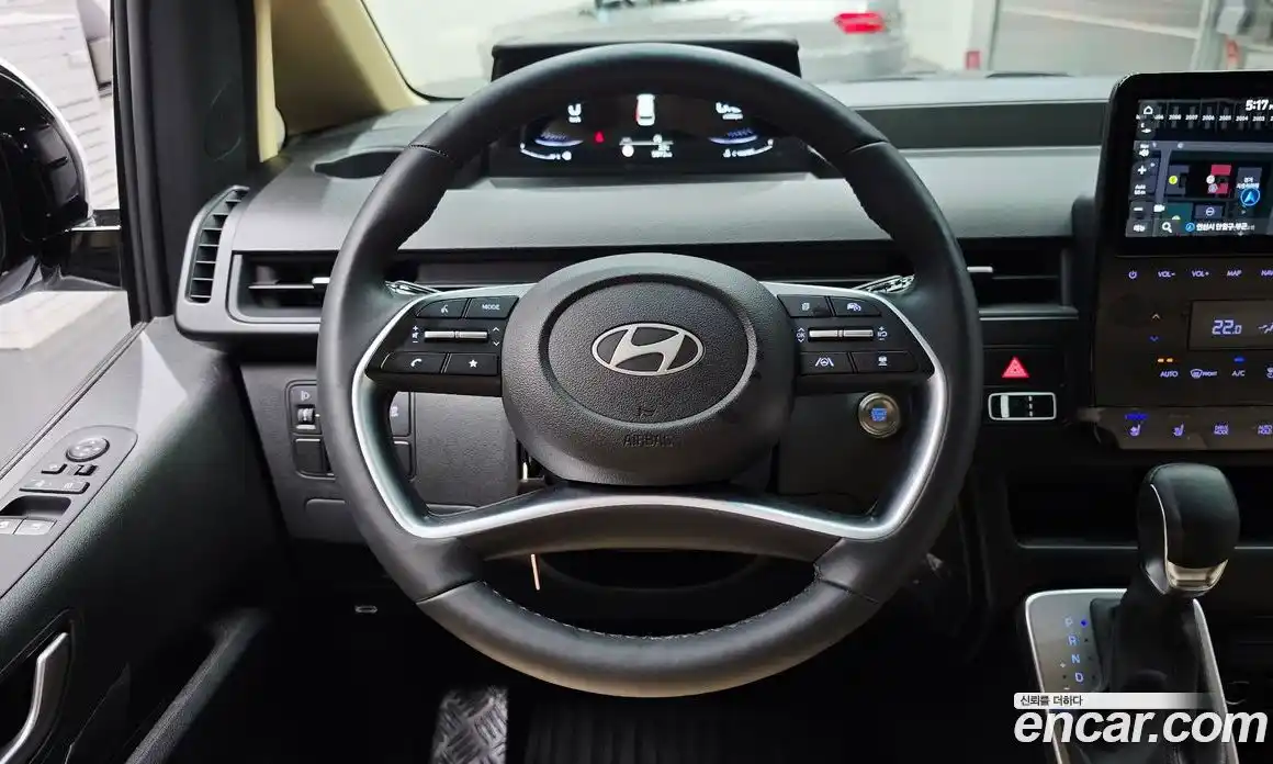 Hyundai Staria 2024 2.2 гидро, фото 19
