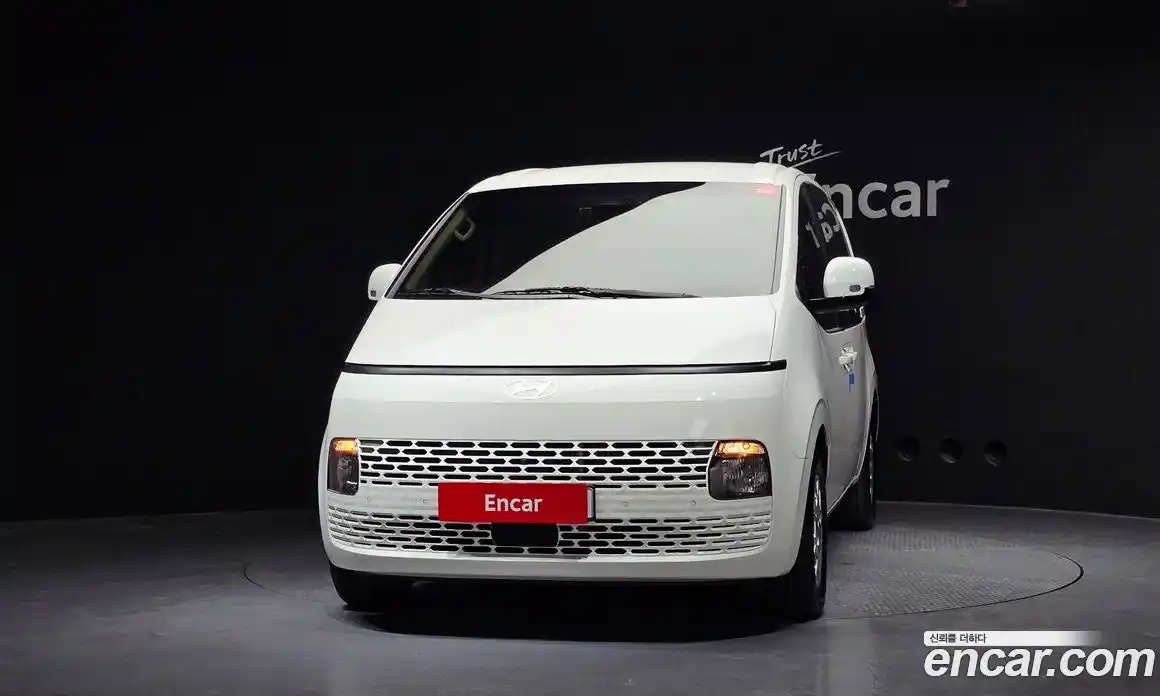 Hyundai Staria 2024 2.2 гидро, фото 3