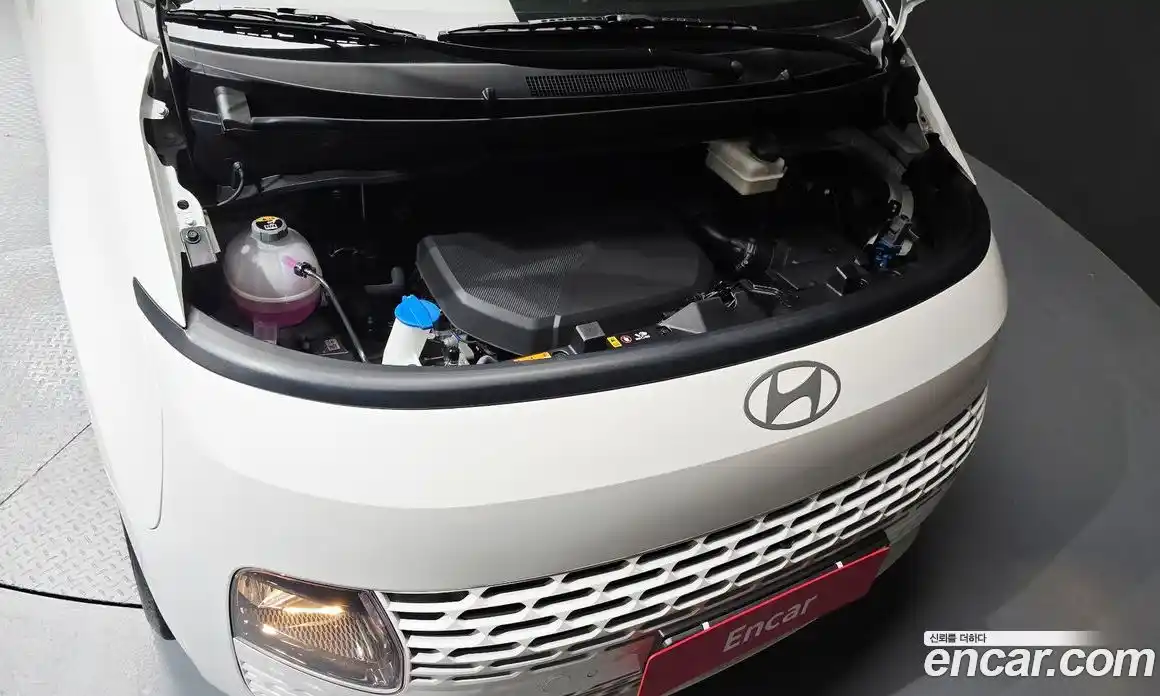 Hyundai Staria 2024 2.2 гидро, фото 6