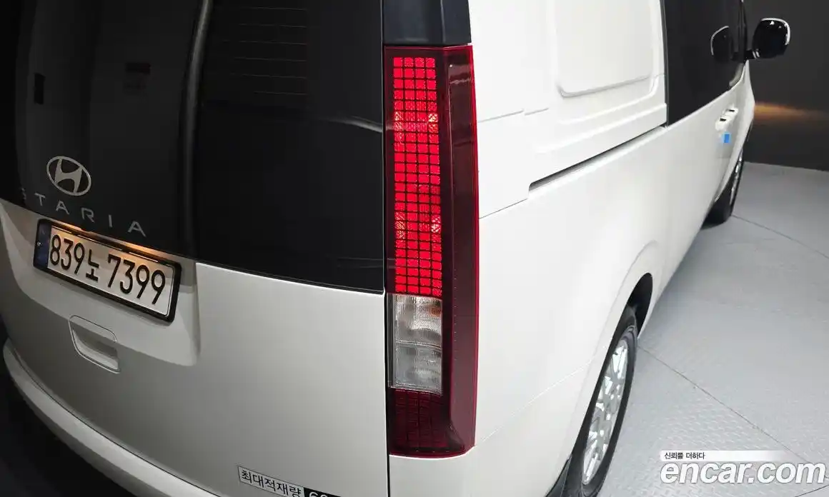 Hyundai Staria 2024 2.2 гидро, фото 9
