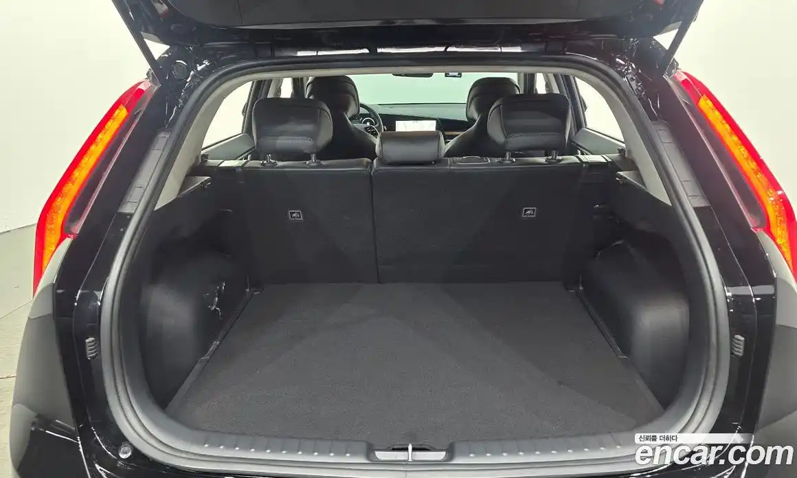 Kia Niro 2023 0.2 гидро, фото 24