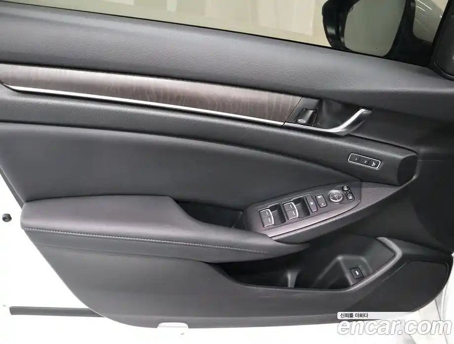 Honda Accord 2021 2.0 автомат (гидро), фото 17