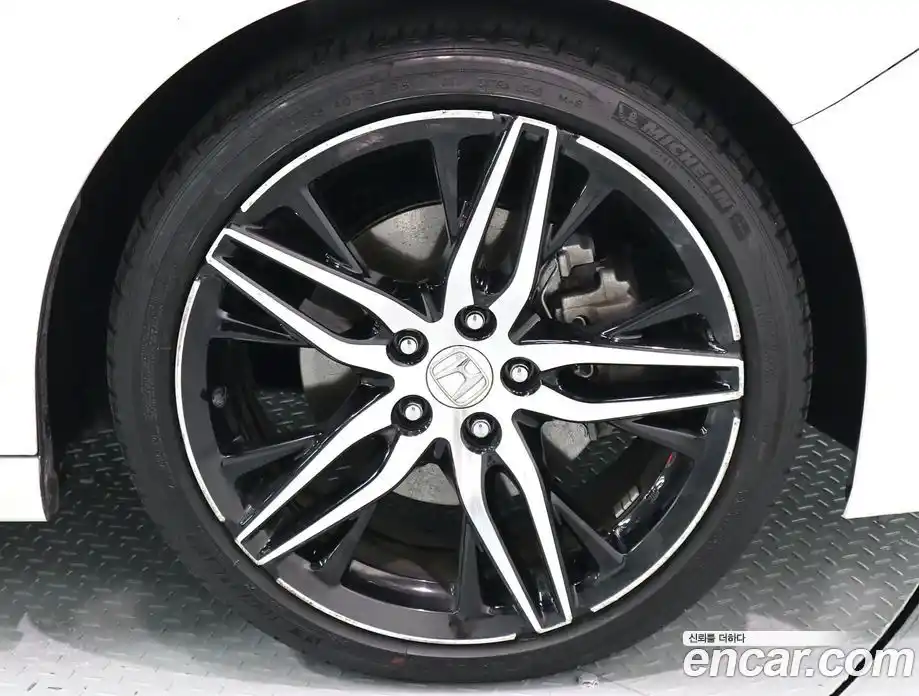 Honda Accord 2021 2.0 автомат (гидро), фото 5