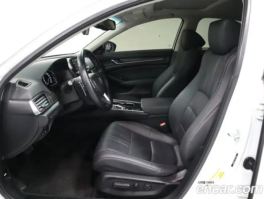 Honda Accord 2021 2.0 автомат (гидро), фото 10