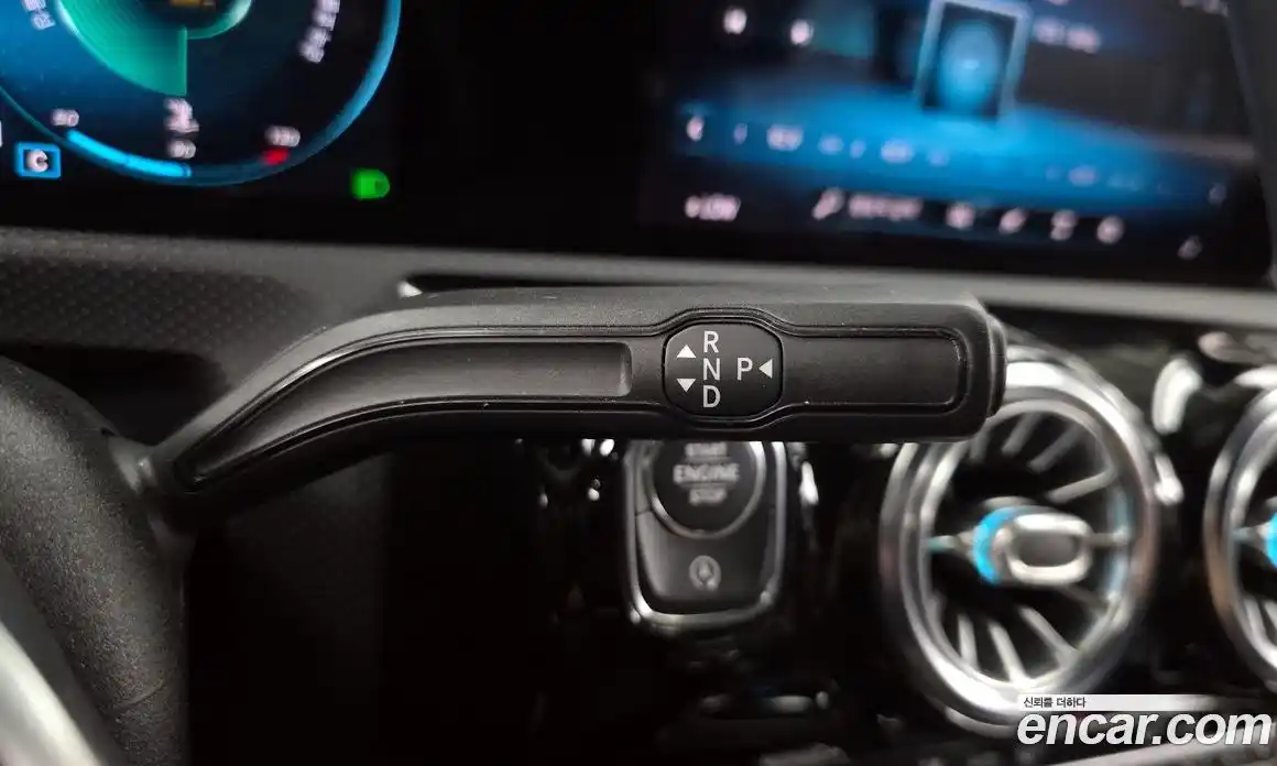 Mercedes-Benz A-Class 2021 2.0 гидро, фото 12