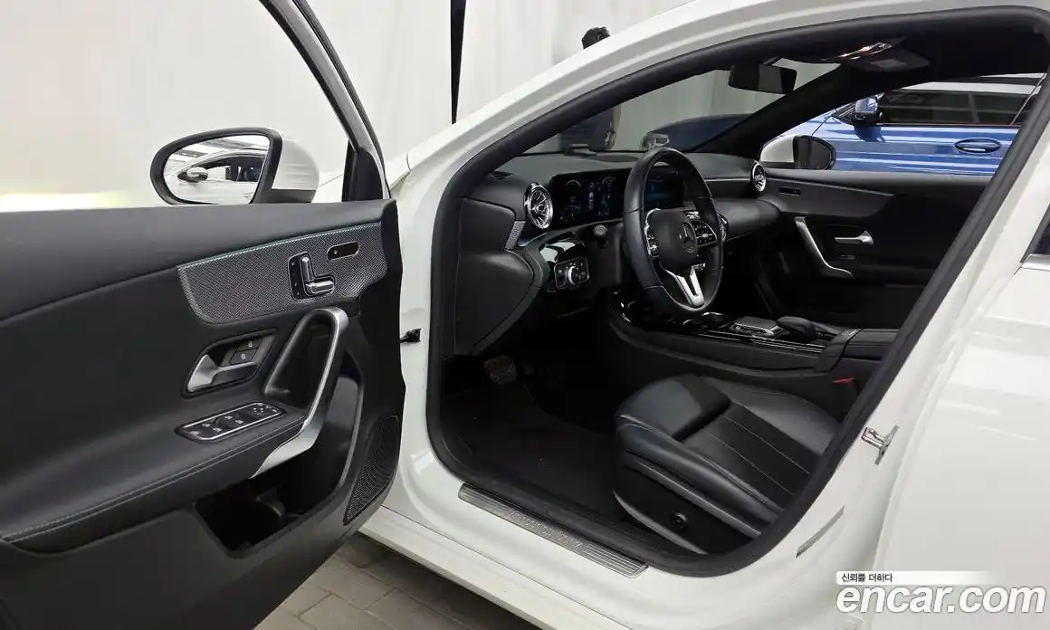 Mercedes-Benz A-Class 2021 2.0 гидро, фото 13