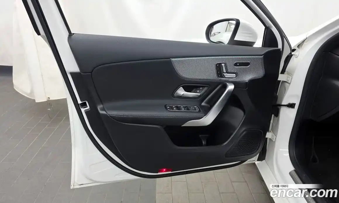 Mercedes-Benz A-Class 2021 2.0 гидро, фото 14