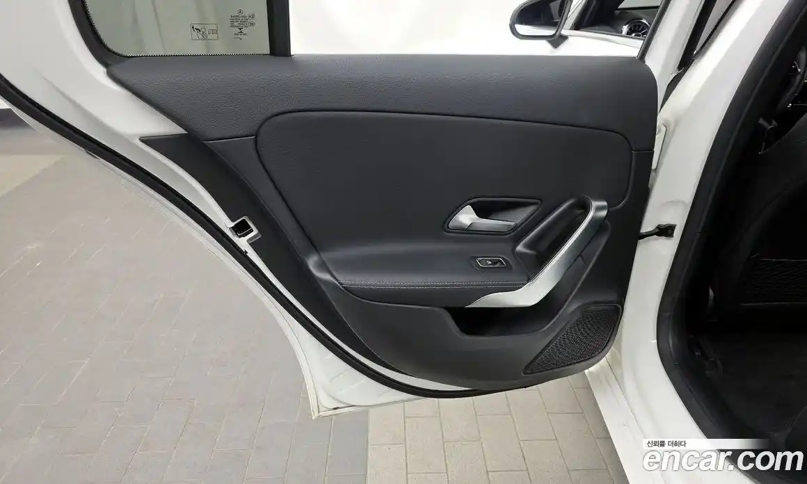 Mercedes-Benz A-Class 2021 2.0 гидро, фото 15