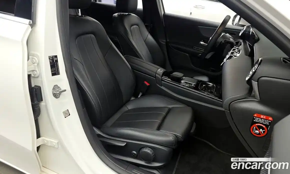 Mercedes-Benz A-Class 2021 2.0 гидро, фото 17