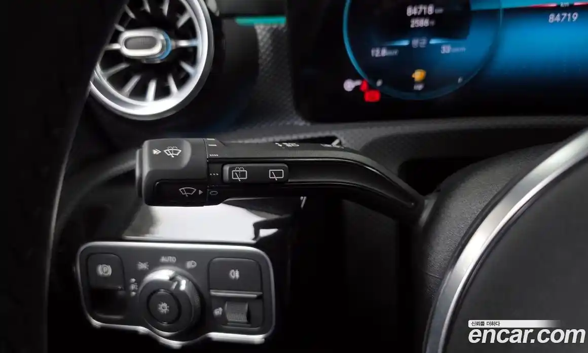 Mercedes-Benz A-Class 2021 2.0 гидро, фото 24