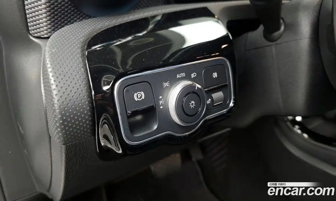 Mercedes-Benz A-Class 2021 2.0 гидро, фото 28
