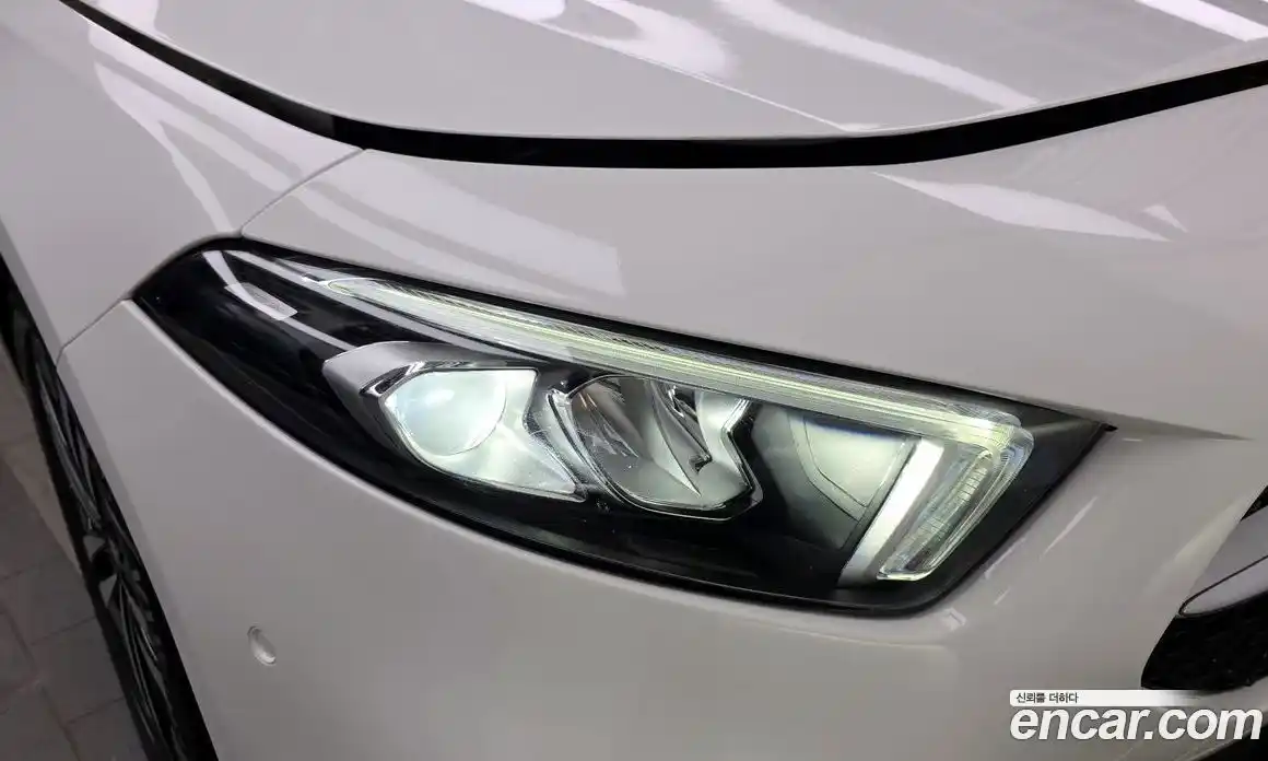Mercedes-Benz A-Class 2021 2.0 гидро, фото 8