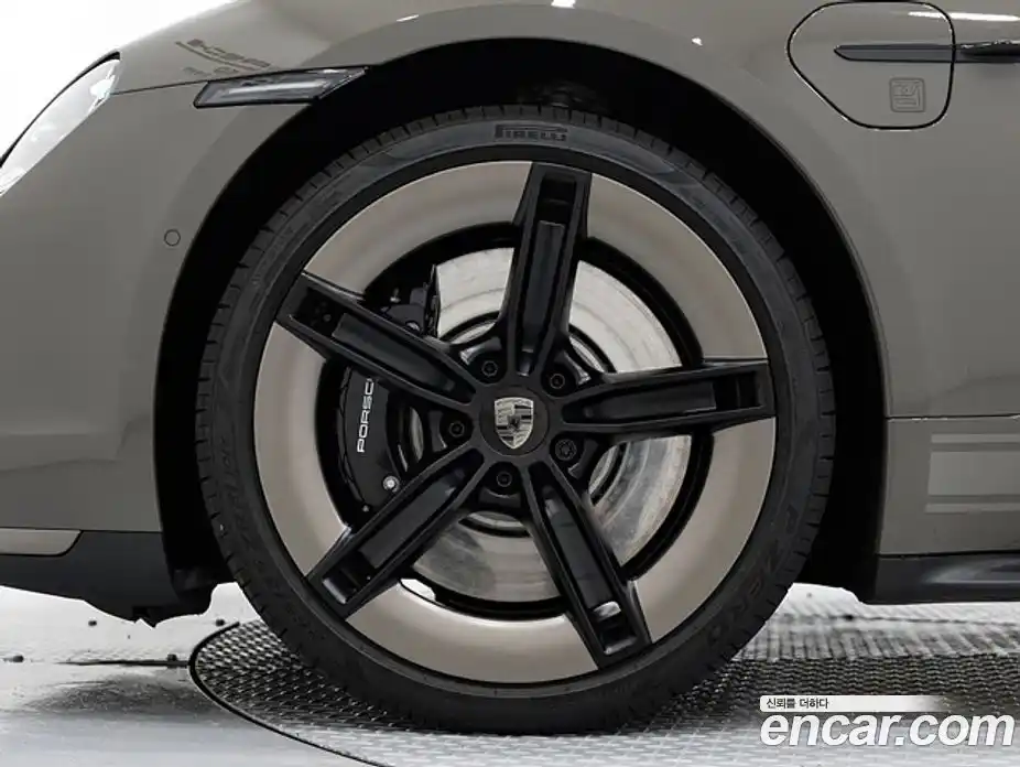 Porsche Taycan 2025 0.1 автомат (гидро), фото 5