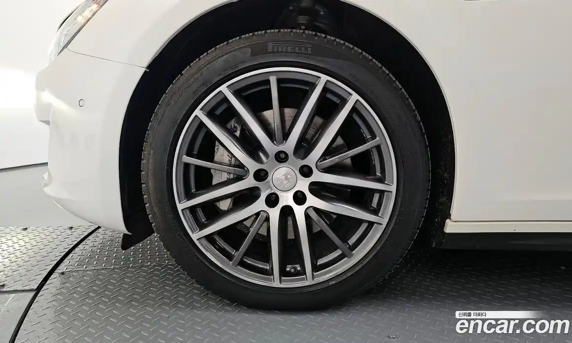 Maserati Ghibli 2018 3.0 гидро, фото 5