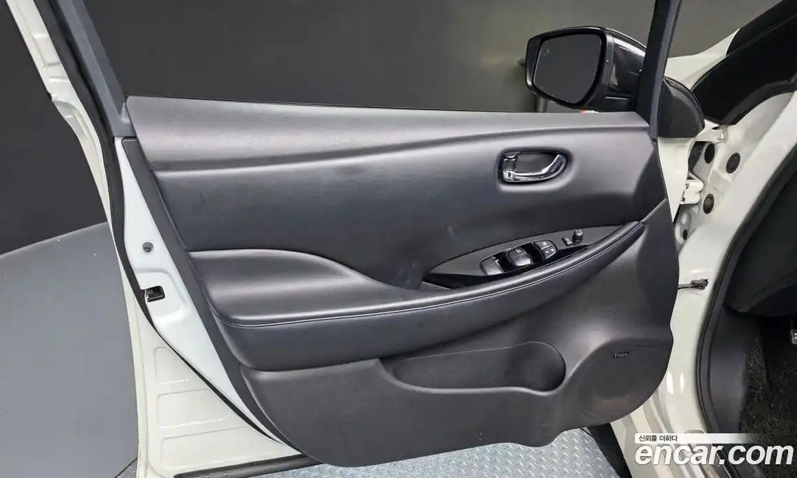 Nissan Leaf 2019 0.1 гидро, фото 14