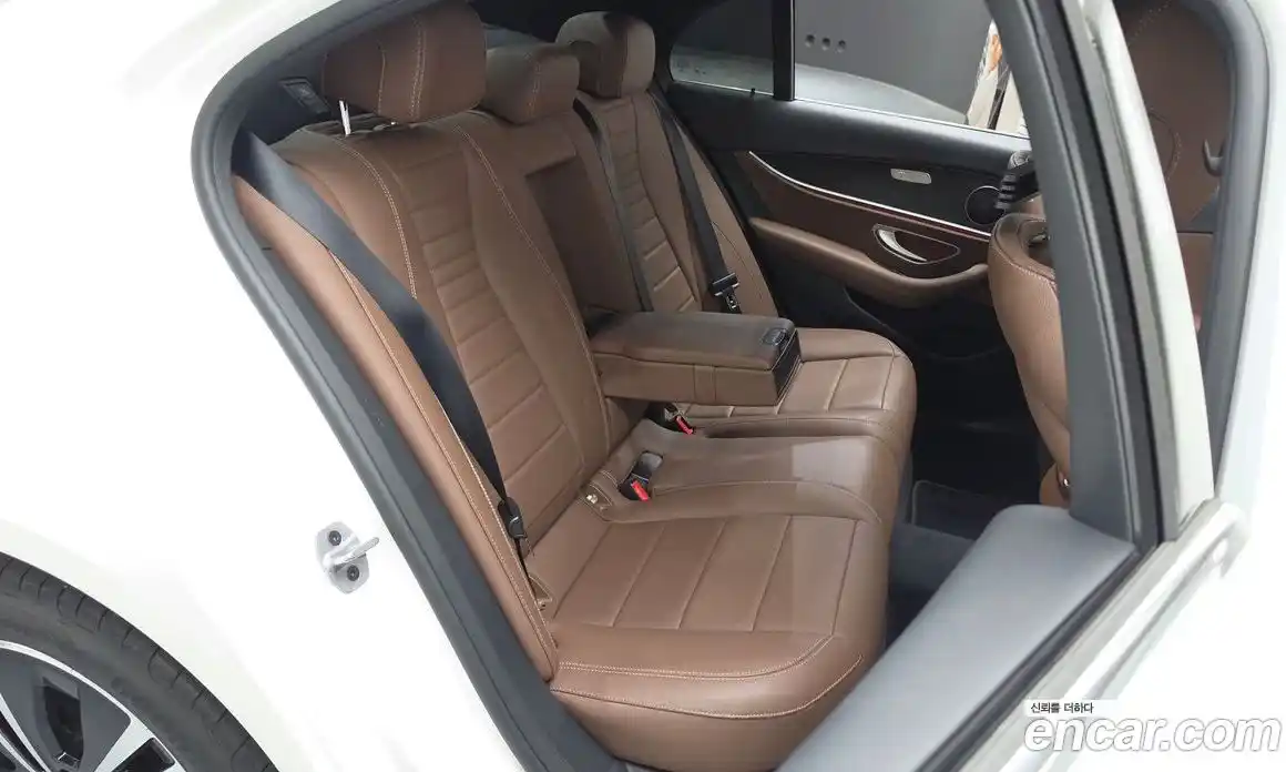 Mercedes-Benz E-Class 2021 2.0 автомат (гидро), фото 11