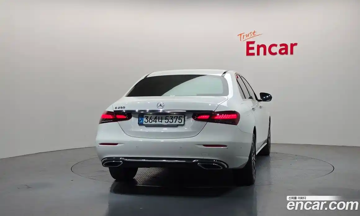 Mercedes-Benz E-Class 2021 2.0 автомат (гидро), фото 4